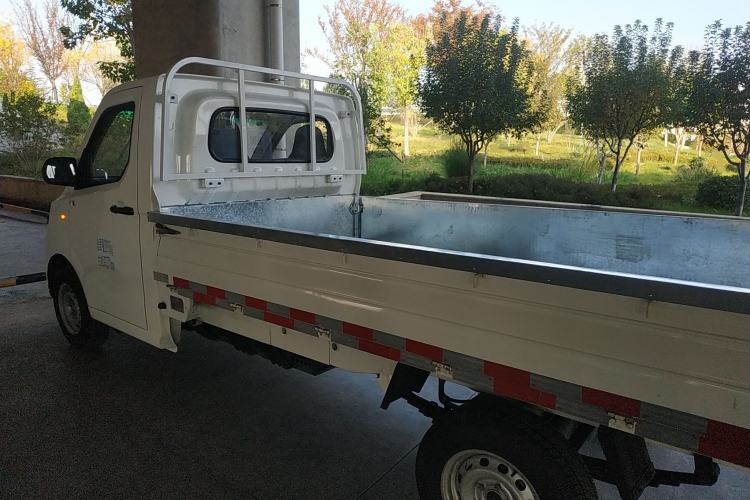 Used Farizon Xingxiang F1E 2023 Flatbed Truck Remote Smart Chip 46.08 kWh Left Rear Seat
