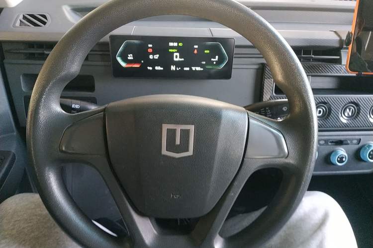 Used Farizon Xingxiang F1E 2023 Flatbed Truck Remote Smart Chip 46.08 kWh Steering Wheel
