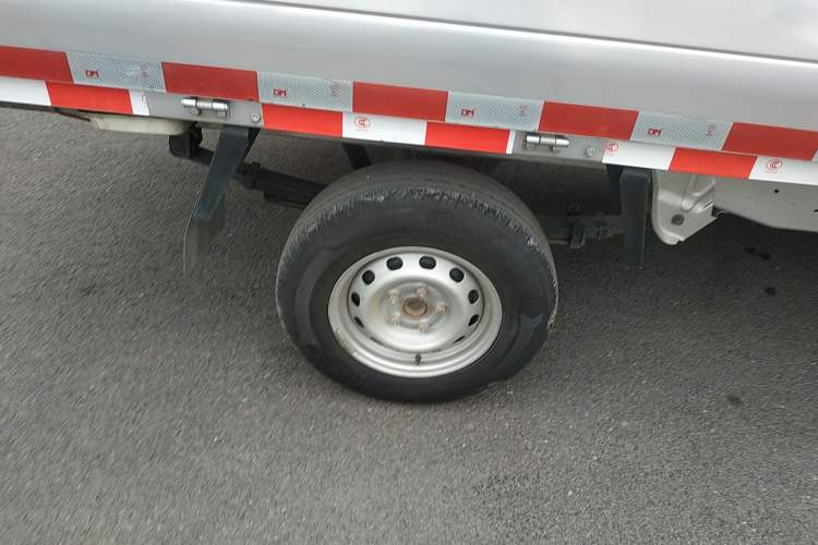 Used Farizon Xingxiang F1E 2023 Flatbed Truck EVE 41.86 kWh Exterior 8