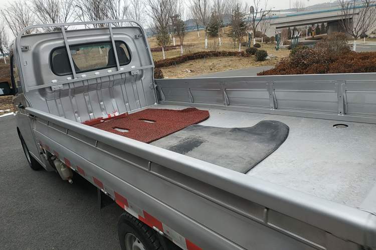 Used Farizon Xingxiang F1E 2023 Flatbed Truck EVE 41.86 kWh Interior 4