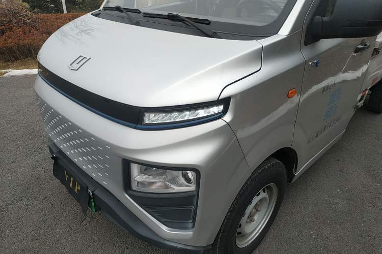 Used Farizon Xingxiang F1E 2023 Flatbed Truck EVE 41.86 kWh Left Front Headlight