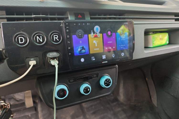 Used Farizon Xingxiang F1E 2023 Van EVE 41.86 kWh Audio And AC Panel