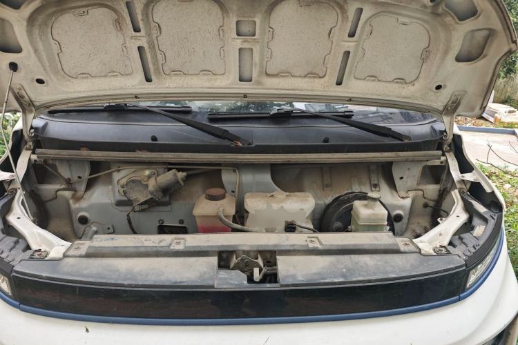 Used Farizon Xingxiang F1E 2023 Van EVE 41.86 kWh Engine Bay