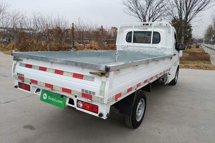 Used Farizon Xingxiang F1E 2023 Flatbed Truck Remote Smart Chip 46.08 kWh Exterior 5
