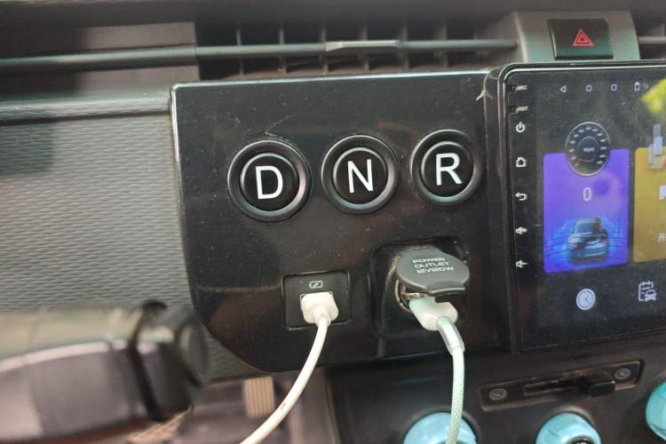 Used Farizon Xingxiang F1E 2023 Van EVE 41.86 kWh Gear Lever
