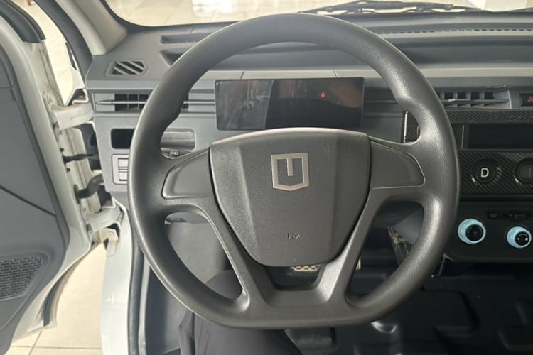 Used Farizon Xingxiang F1E 2023 Evesight Cargo Van with 41.86 kWh Interior 1