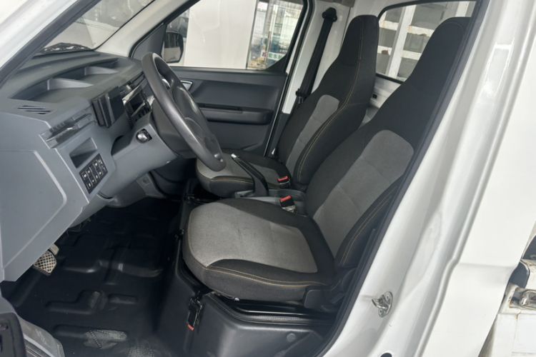 Used Farizon Xingxiang F1E 2023 Evesight Cargo Van with 41.86 kWh Interior 4
