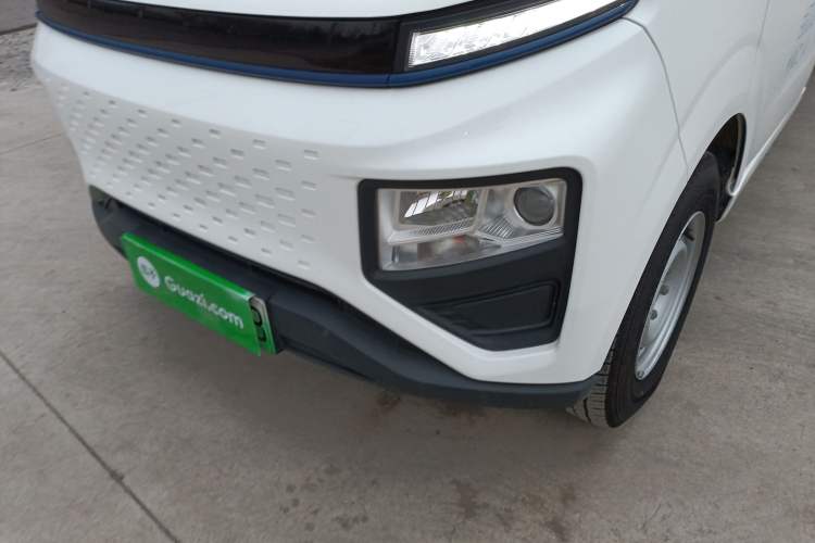 Used Farizon Xingxiang F1E 2023 Flatbed Truck Remote Smart Chip 46.08 kWh Left Front Headlight