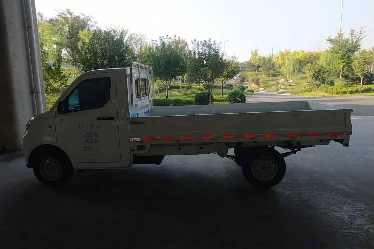 Used Farizon Xingxiang F1E 2023 Evesight Cargo Van with 41.86 kWh Left Rear Seat