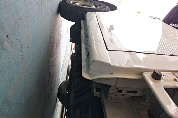 Used Farizon Xingxiang F1E 2023 Flatbed Truck Remote Smart Chip 46.08 kWh Left Side Sill