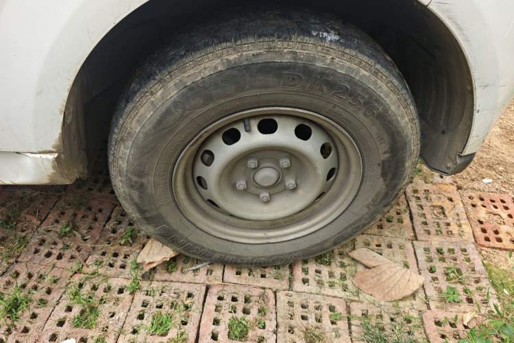 Used Farizon Xingxiang F1E 2023 Van EVE 41.86 kWh Right Front Wheel Hub