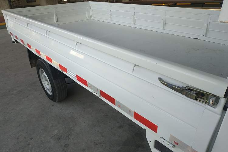 Used Farizon Xingxiang F1E 2023 Evesight Cargo Van with 41.86 kWh Right Rear Door Interior