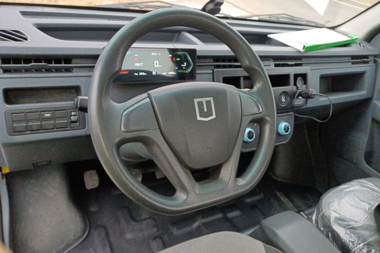 Used Farizon Xingxiang F1E 2023 Flatbed Truck Remote Smart Chip 46.08 kWh Steering Wheel