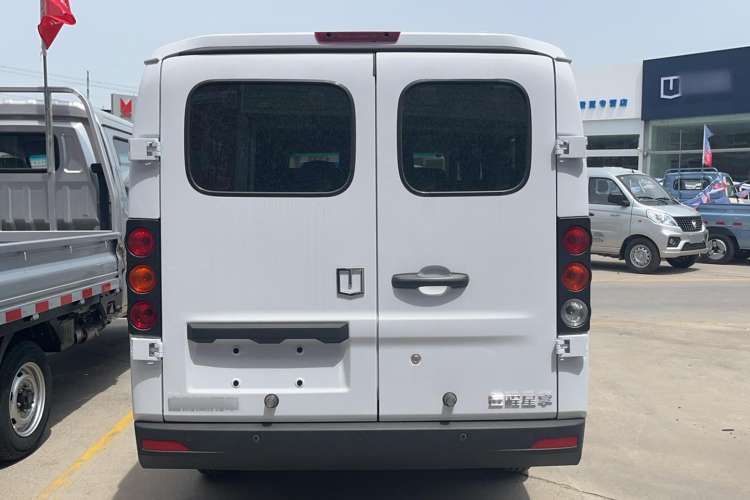 Used Farizon Xingxiang V 2023 V6E PLUS Guoxuan High-Tech 41.93 kWh Value Edition Exterior 4