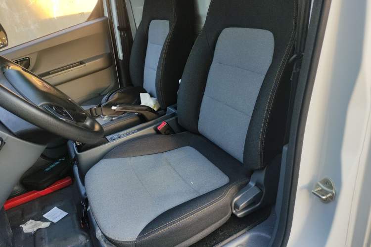 Used Farizon Xingxiang V 2024 Star Enjoy V6E Feature Edition Xuanwu 41.055 kWh Left Rear Seat