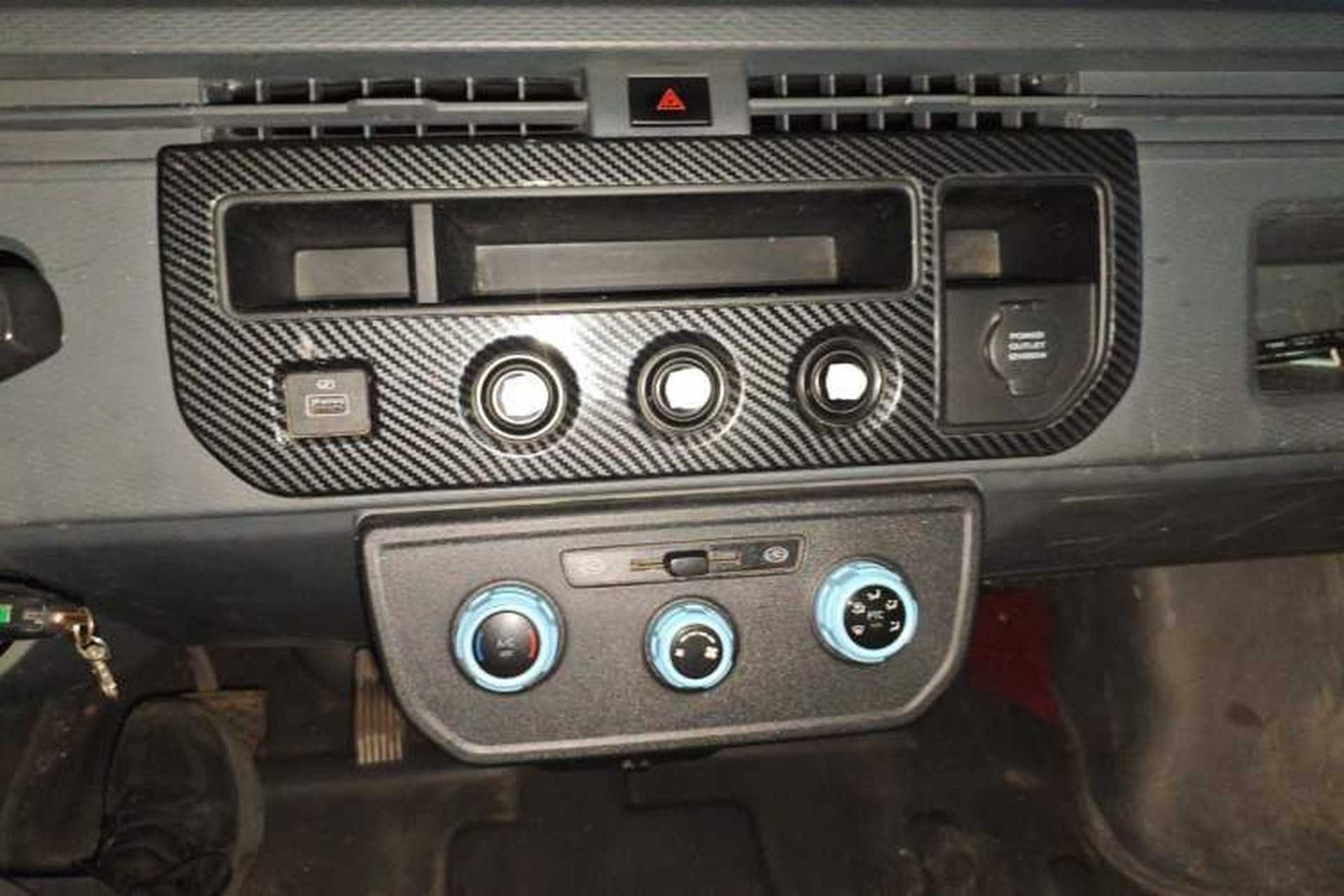 Used Farizon Xingxiang V 2022 Star Enjoy V6E Value Edition Long Wheelbase Ningde – 38.64 kWh Audio And AC Panel