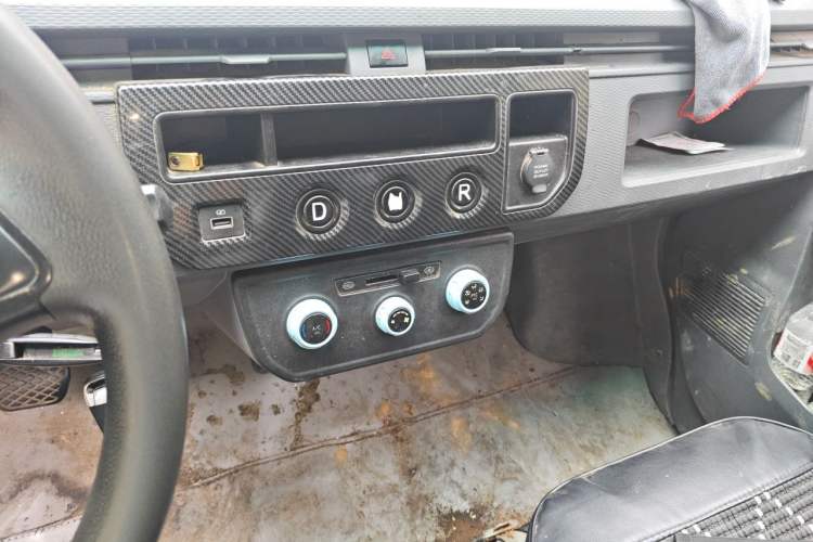 Used Farizon Xingxiang V 2022 Star Enjoy V6E Long Wheelbase Ningde 38.64 kWh Audio And AC Panel
