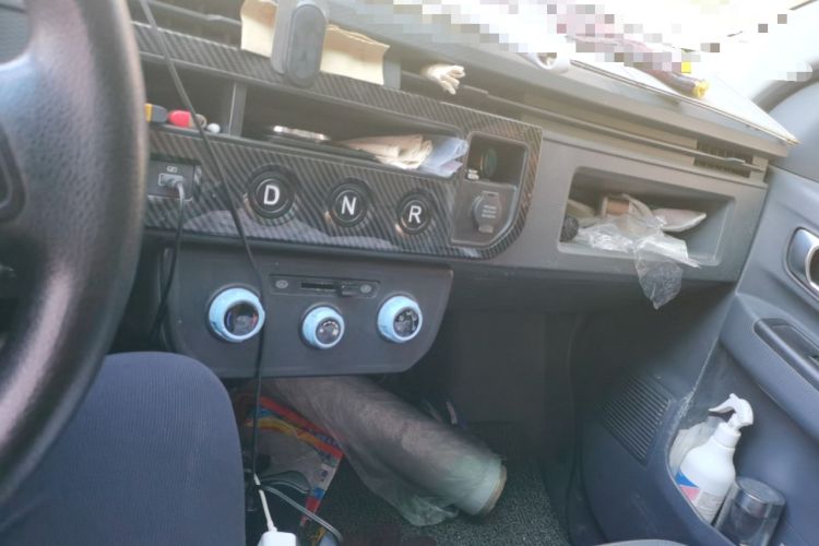 Used Farizon Xingxiang V 2022 Xingxiang V6E Long Wheelbase Guoxuan 41.93 kWh Audio And AC Panel