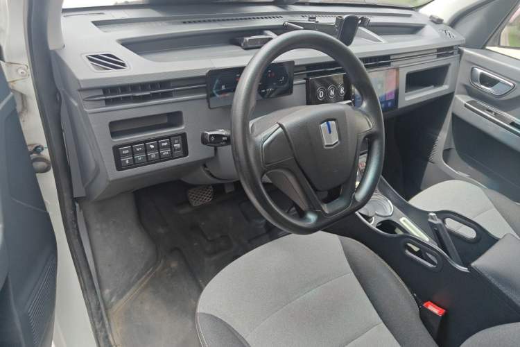 Used Farizon Xingxiang V 2022 Xingxiang V6E Long Wheelbase Guoxuan 41.93 kWh Center Console
