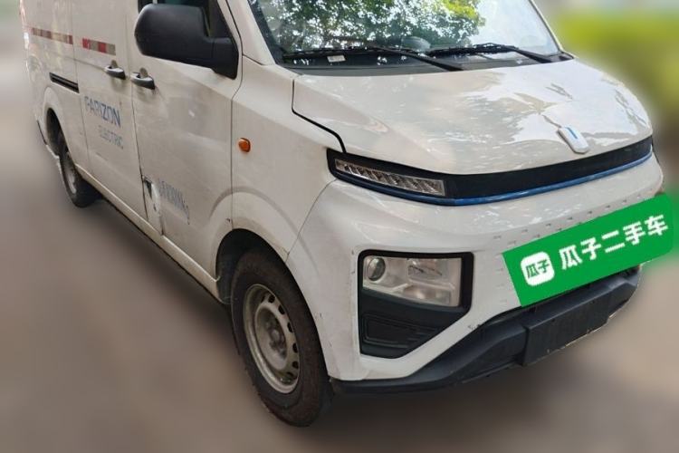 Used Farizon Xingxiang V 2022 Star Enjoy V6E Long Wheelbase Ningde 41.86 kWh Front Right 45 Deg