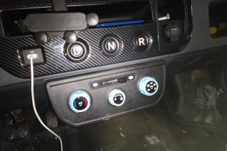 Used Farizon Xingxiang V 2022 Star Enjoy V6E Value Edition Long Wheelbase Guoxuan 38.7 kWh Gear Lever