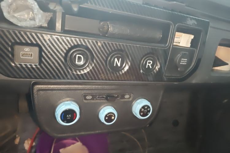 Used Farizon Xingxiang V 2022 Xingxiang V6E Long Wheelbase Guoxuan 41.93 kWh Gear Lever