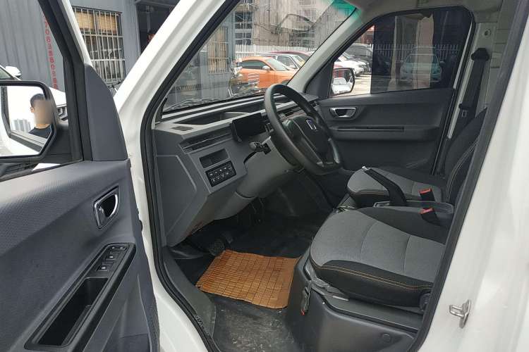 Used Farizon Xingxiang V 2022 Star Enjoy V5E Value Edition Short Wheelbase Guoxuan 38.7 kWh Interior 2