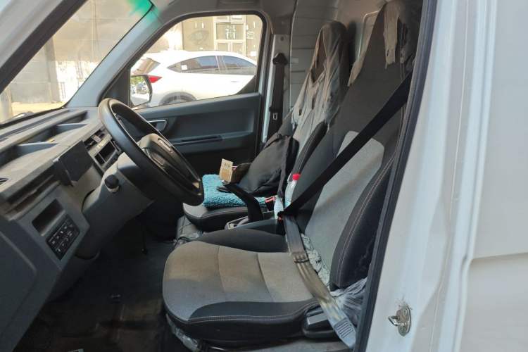 Used Farizon Xingxiang V 2022 Star Enjoy V5E Value Edition Short Wheelbase Guoxuan 38.7 kWh Left Front Seat