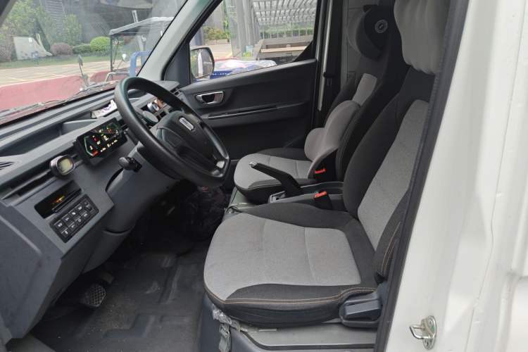 Used Farizon Xingxiang V 2022 Star Enjoy V6E Long Wheelbase Ningde 41.86 kWh Left Front Seat