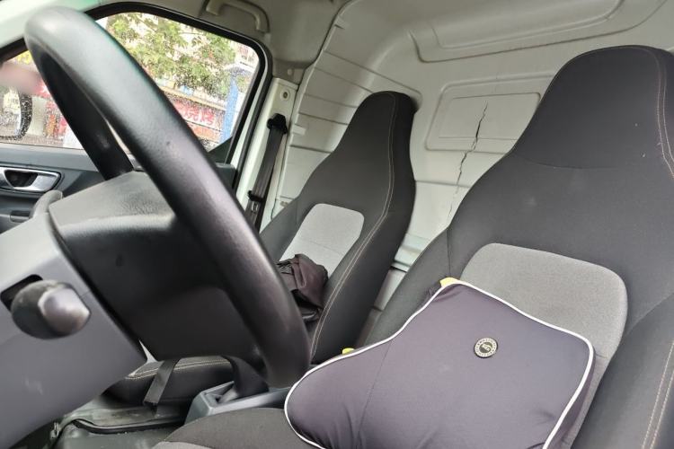 Used Farizon Xingxiang V 2022 Xingxiang V6E Long Wheelbase Guoxuan 41.93 kWh Left Front Seat