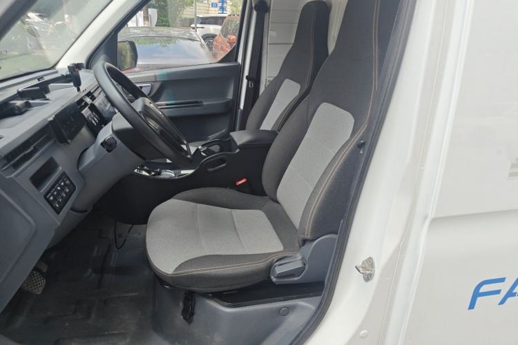 Used Farizon Xingxiang V 2022 Xingxiang V6E Long Wheelbase Guoxuan 41.93 kWh Left Front Seat