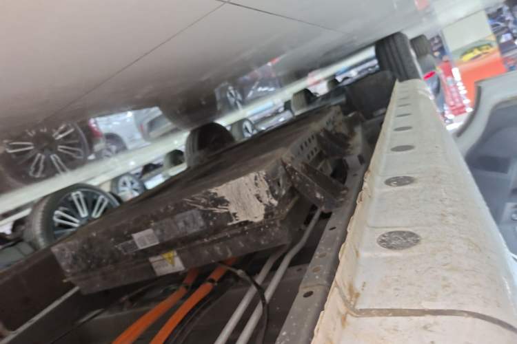 Used Farizon Xingxiang V 2022 Star Enjoy V6E Value Edition Long Wheelbase Ningde – 41.86 kWh Left Side Sill