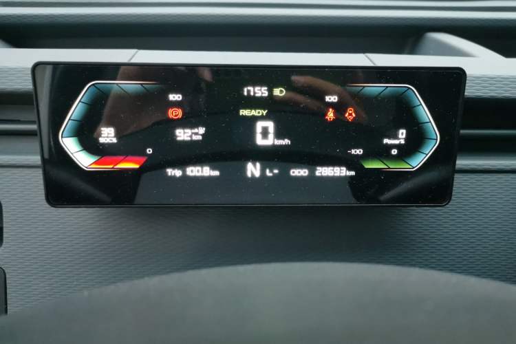 Used Farizon Xingxiang V 2022 Star Enjoy V6E Long Wheelbase Ningde 41.86 kWh Odometer Close Up