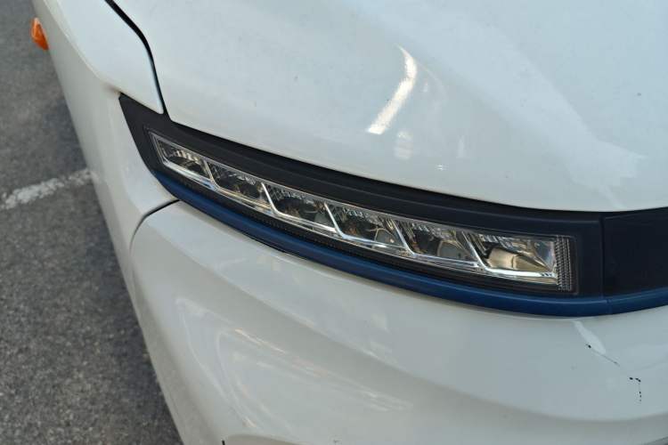 Used Farizon Xingxiang V 2022 Star Enjoy V5E Value Edition Short Wheelbase Guoxuan 38.7 kWh Right Front Headlight