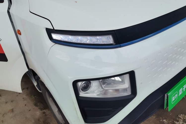 Used Farizon Xingxiang V 2022 Star Enjoy V6E Long Wheelbase Guoxuan 38.7 kWh Right Front Headlight