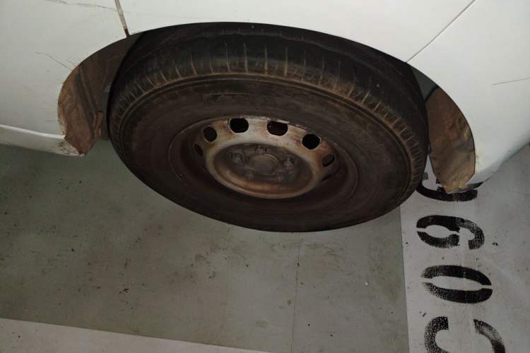 Used Farizon Xingxiang V 2022 Star Enjoy V6E Value Edition Long Wheelbase Ningde – 38.64 kWh Right Front Wheel Hub