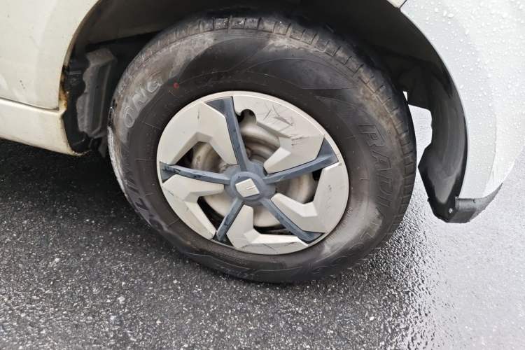 Used Farizon Xingxiang V 2022 Xingxiang V6E Long Wheelbase Guoxuan 41.93 kWh Right Front Wheel Hub