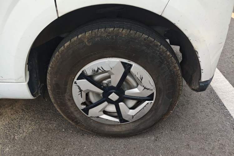 Used Farizon Xingxiang V 2022 Star Enjoy V6E Value Edition Long Wheelbase Ningde – 41.86 kWh Right Front Wheel Hub