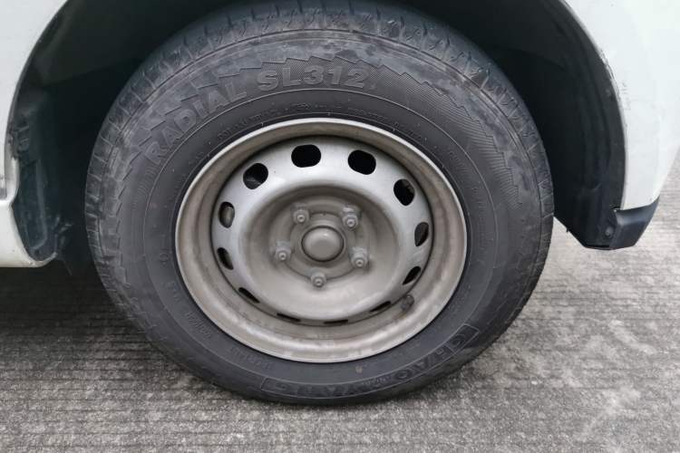 Used Farizon Xingxiang V 2022 Star Enjoy V6E Long Wheelbase Ningde 41.86 kWh Right Front Wheel Hub