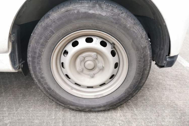 Used Farizon Xingxiang V 2022 Star Enjoy V6E Long Wheelbase Ningde 41.86 kWh Right Front Wheel Hub