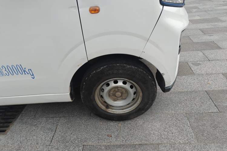 Used Farizon Xingxiang V 2022 Xingxiang V6E Long Wheelbase Guoxuan 41.93 kWh Right Front Wheel Hub