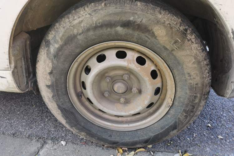 Used Farizon Xingxiang V 2022 Xingxiang V6E Long Wheelbase Guoxuan 41.93 kWh Right Front Wheel Hub