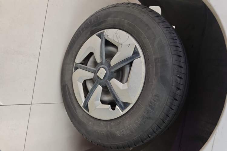 Used Farizon Xingxiang V 2022 Star Enjoy V6E Value Edition Long Wheelbase Ningde – 41.86 kWh Right Rear Wheel Hub