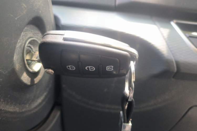 Used Farizon Xingxiang V 2022 Star Enjoy V6E Value Edition Long Wheelbase Smart Core with 46.08 kWh Vehicle Key