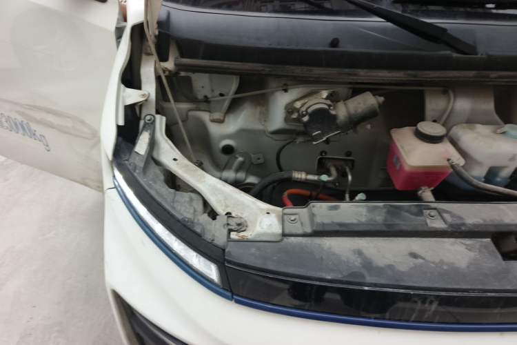 Used Farizon Xingxiang V  Engine Bay Right