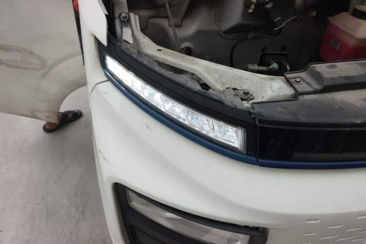 Used Farizon Xingxiang V  Right Front Headlight