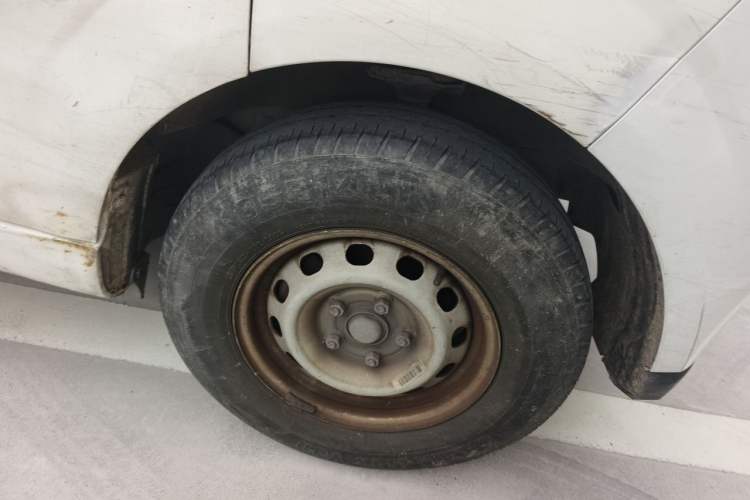 Used Farizon Xingxiang V  Right Front Wheel Hub