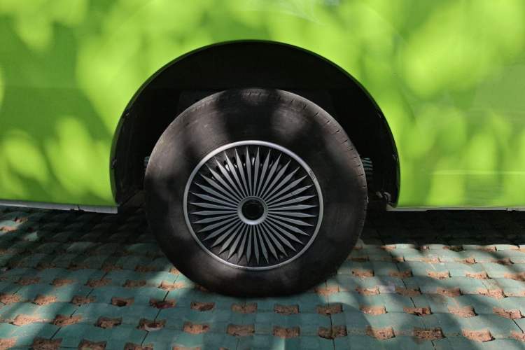 Used Farizon Xingxiang V 2023 V6E Ningde Times 38.64 kWh Deluxe Edition Right Rear Wheel Hub