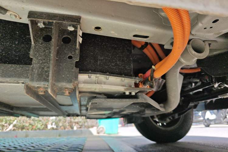 Used Farizon Xingxiang V 2023 V6E Ningde Times 38.64 kWh Deluxe Edition Right Side Sill