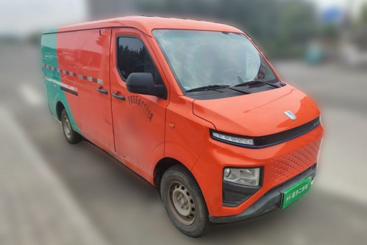 Used Farizon Xingxiang V 2023 V6E Guoxuan Hi-Tech 38.7 kWh Value Edition Front Right 45 Deg